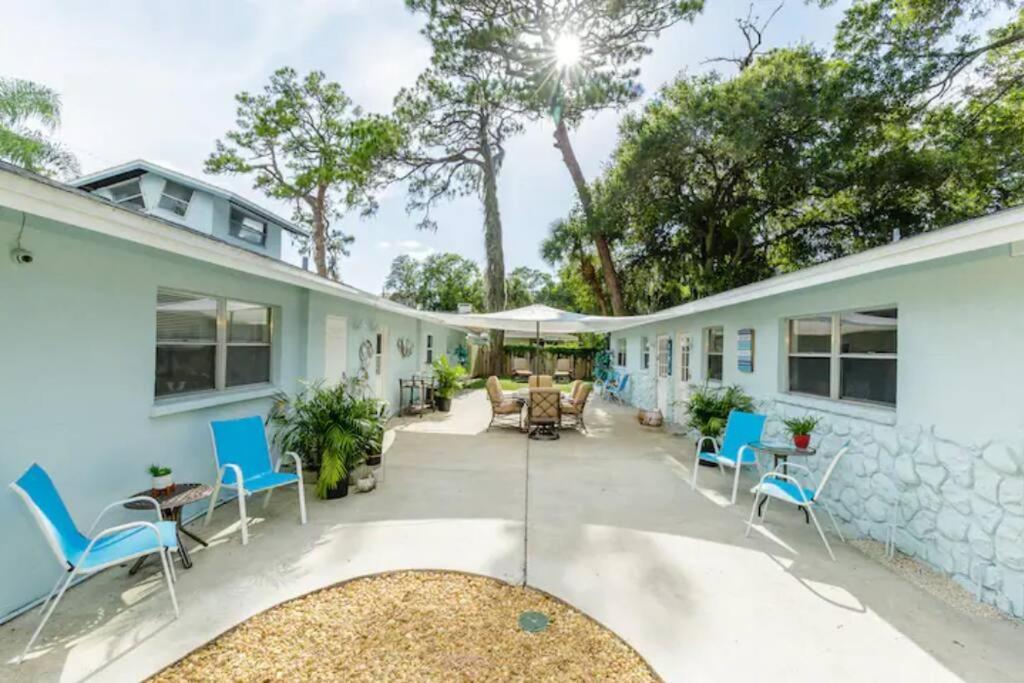 Coconut Cove Mid-Long Term Stays Available Walk To Downtown Trolly To Beaches Sarasota Exterior photo